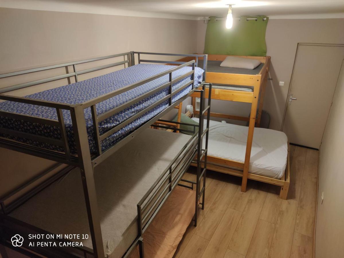 Logement Chambre Seul En Supplement Ou Dortoir Mixte Roquemaure  Exterior photo